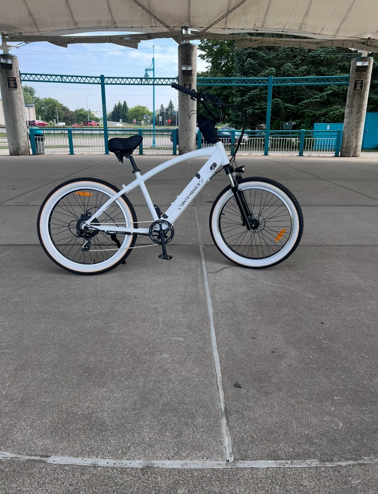 Custom Nakto 26" Santa Monica 1000W Electric Beach Cruiser Bike